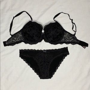 Victoria’s Secret Dream Angels Demi Bra & Cheekini
